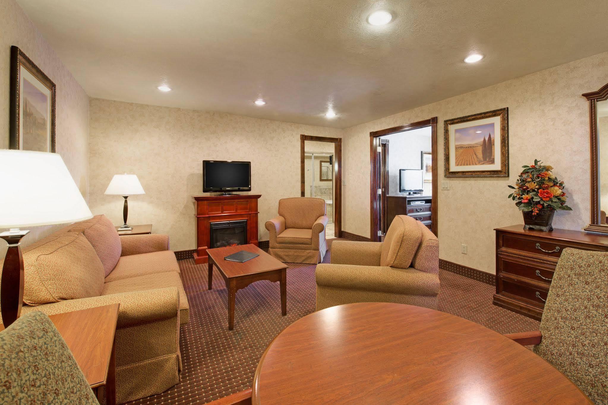 Best Western Plus Weston Hotel 3*